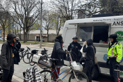 Homeless-Feeding-with-Toronto-Police-Ansaar-Foundation003